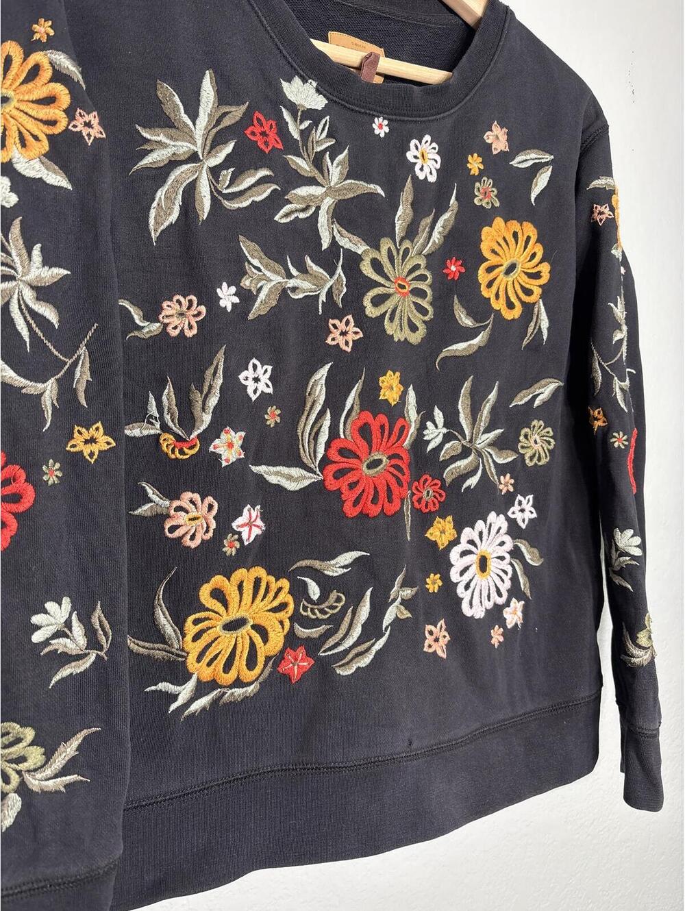 Boho grandma Driftwood floral embroidered sweatshirt - Picture 2 of 5